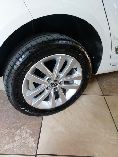 Volkswagen Fox 2019 1.6 Connect Total Flex 5p