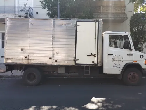 Camion Mercedes-benz 710, Año 1995, Con Caja Y Equipo/frio.