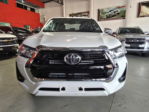Toyota Hilux 2.8 D-4D TURBO DIESEL CD SR 4X4 AUTOMÁTICO
