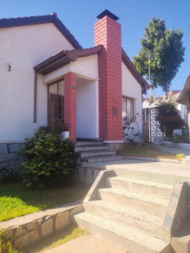 Amplia Y Hermosa Casa En Venta De 4 Dorm. En Quilpué