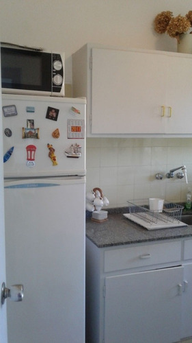 Apartamento 1 Dormitorio Y 1 Baño. Vista Al Mar. Reciclado