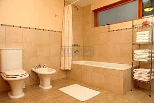 Turístico Cabaña En Venta Ubicado En Villa Arelauquen, Bariloche