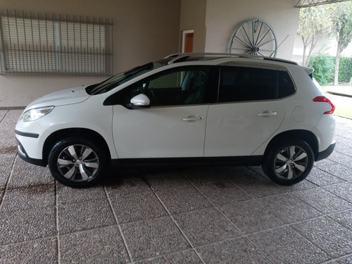 Imagen 4 de 7 de Peugeot 2008 2017 1.6 Feline