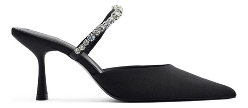Zapatillas Elegantes De Tacón Alto Con Un Punto En Una
