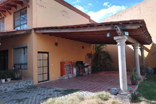 Casa Estilo Colonial En Venta En Jurica Pinar Queretaro