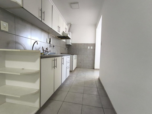 Venta Depto De 2 Dormitorios C/cochera- Santo Tome