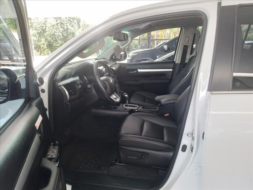 Toyota Hilux 2.8 D-4D TURBO DIESEL CD SRX 4X4 AUTOMÁTICO