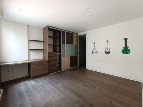 Departamento En Renta, Dos Niveles, Excelente Ubicación.