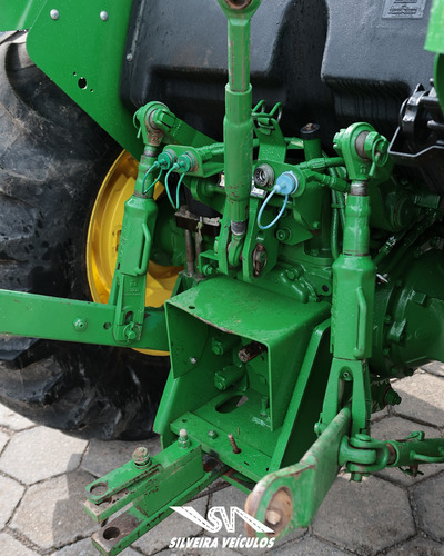 Trator John Deere 5080 E - Ano: 2023 - 4 X 4
