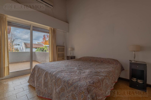 Lj Ramos | Vende | Casa En Campo Chico, Pilar | Luminosa Y Amplia C/ Pileta |
