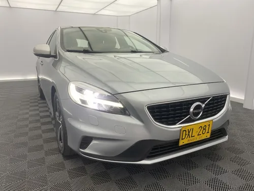Volvo V40 2.0 T4 Drive-E R-DESIGN AT