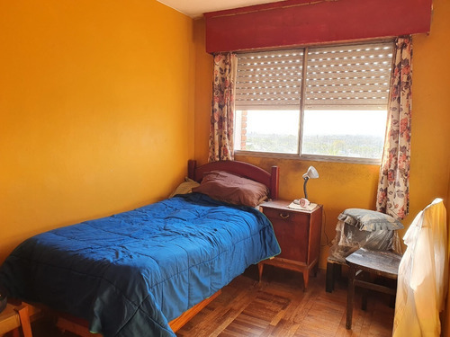 Imagen 11 de 12 de Inmobiliaria Rias Altas Vende Cómodo Apartamento En Piso Alto Con La Mejor Vista Desde El Cerro
