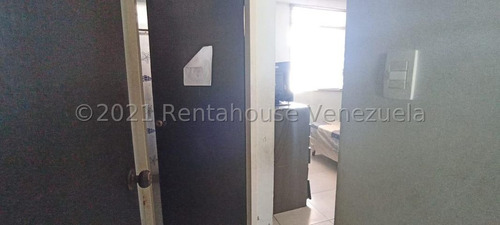Imagen 21 de 30 de Apartamento En P/b De 3h, 2b, S/c En Venta En Cabudare, Resd. La Llovizna, Cod. 22-10621. Arnaldo López, Tlf. 04245257450, Lara, Venezuela