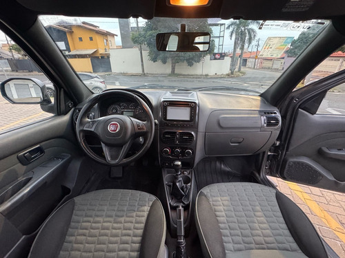 Fiat Strada 1.8 16v Adventure Cab. Dupla Flex 3p
