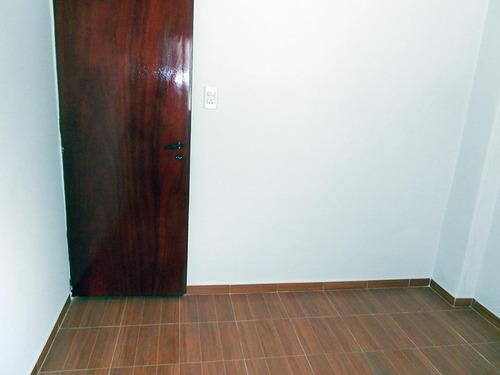 Imagen 9 de 16 de Departamento 2 Amb. Buen Estado A Mts. Av. De Mayo - Ramos Mejia