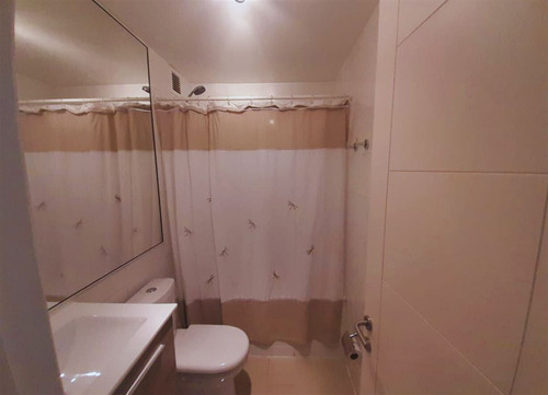 Departamento En Venta De 4 Dorm. En Papudo