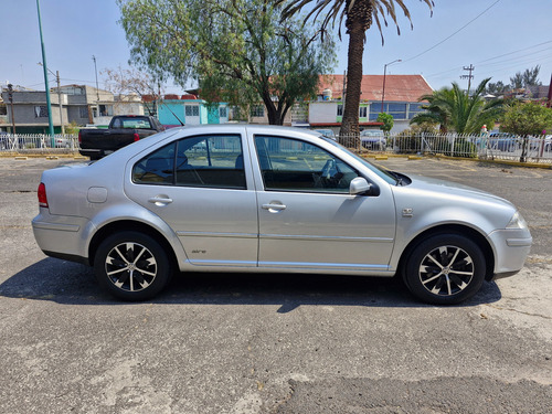 Volkswagen Jetta 2.0 At