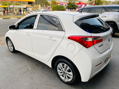 Imagem 8 de 15 de Hyundai Hb20 1.0 Comfort Plus 12v Flex 4p Manual