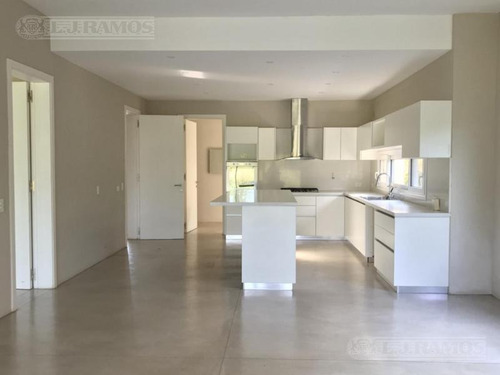 Imagen 7 de 13 de Casa En Venta En El Golf