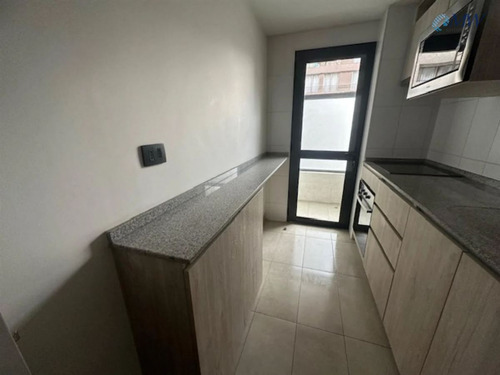 Amplio Departamento En Venta De 2d 2b. En Santiago