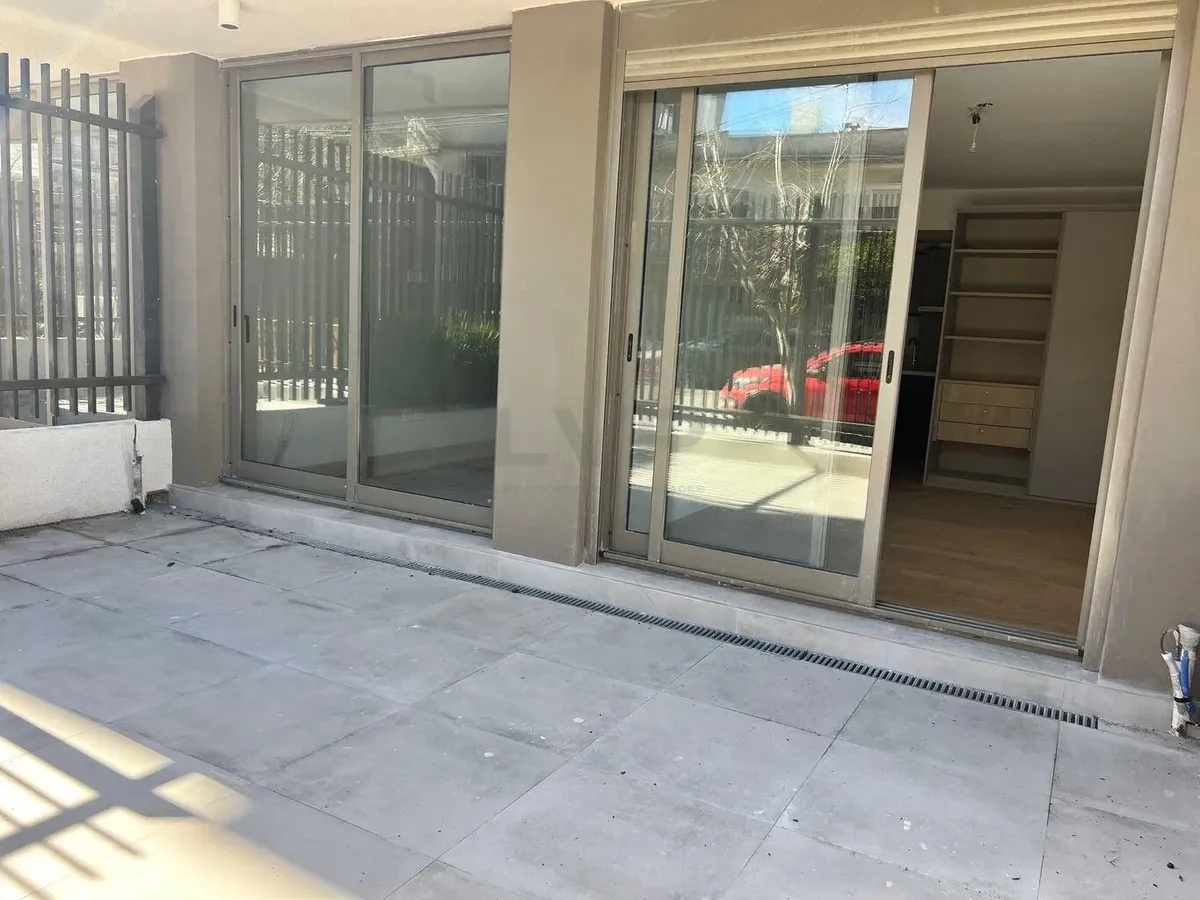 Alquiler De Apartamento De Un Dormitorio Con Muebles Y Con Patio En Parque Rodó · Foto 2