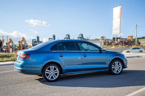 Imagen 7 de 15 de Jetta Sportline Mk Vi 2018 Azul