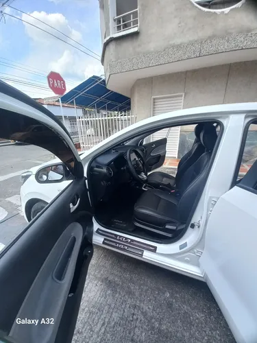 Kia Soluto Emotion
