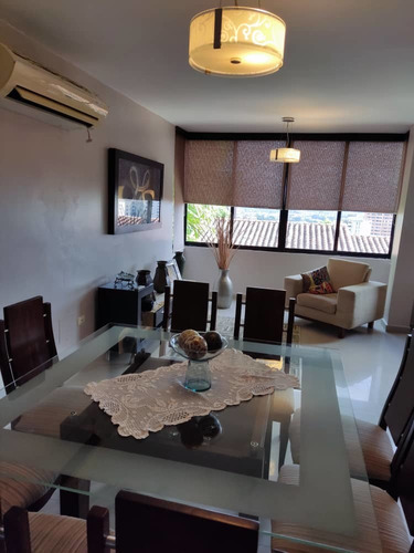 Imagen 4 de 15 de Hermoso Townhouse En Valencia Lomas Del Este