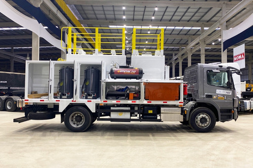Caminhão Mb Atego 1719 4x2 24/25 Comboio 6.000l Impacto