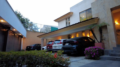 Casa De Lujo Con Alberca En Venta En Colinas De San Javier Villa Universitaria