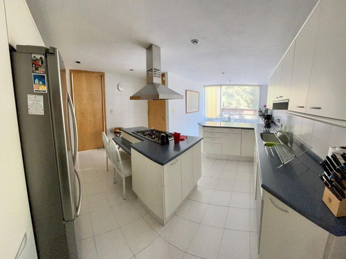 Imagen 7 de 28 de Expectacular Casa En Venta En Villa Verdún Frente A Un Bello Parque.