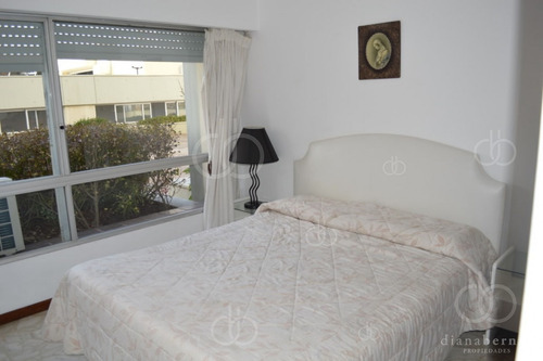 Imagen 14 de 20 de Apartamento En Goleta, En Venta, Mansa, Punta Del Este, 3 Dormitorios.