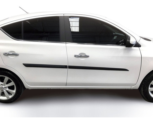 Molduras Baguetas Laterales Nissan Versa 2017/2020 Silvaflex