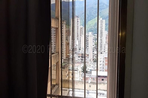 Imagen 8 de 25 de Ls Vende Apartamento La Candelaria 22-17416