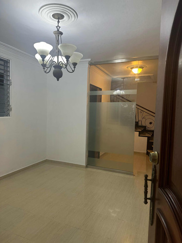 Vendo Casa De Dos Niveles En Santiago . Lugar Exclusivo Stgo