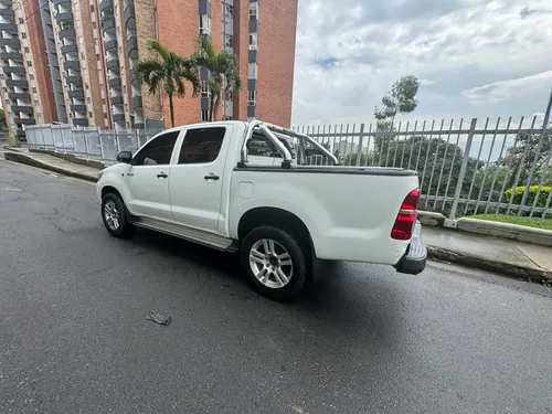 Toyota Hilux Hilux Disel 4x2 doble cabina full motor 2500