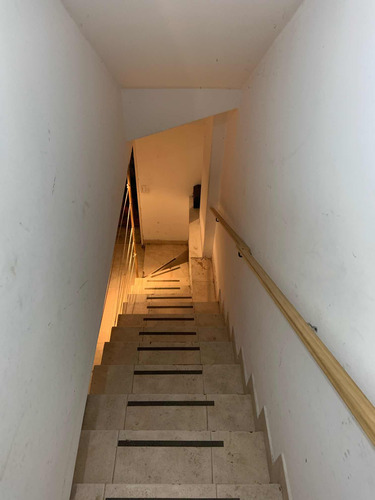 Casa Muy Amplia De 4 Hab. A Reformar En Olivos