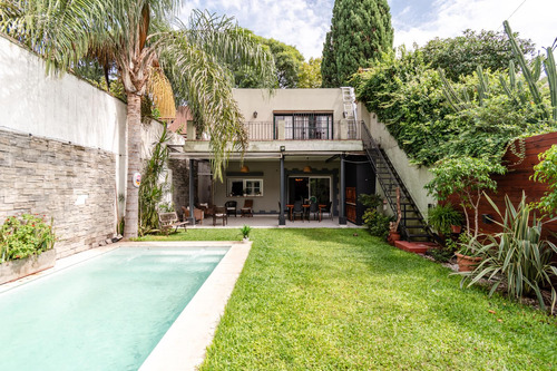 Sensacional Casa En Florida, Con Jardin, Piscina Y Cochera Para Dos Autos.