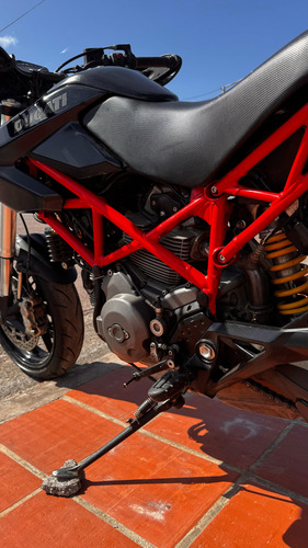 Hypermotard 796, Titular Vende Por Viaje