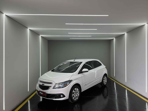 Chevrolet Onix 1.4 MPFI LT 8V FLEX 4P MANUAL