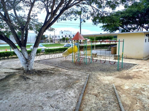 Casa En Venta En Sector La Ensenada Primer Piso Cuenta Dos Habitaciones; Una Principal Con Baño Y Vestier, Y La Segunda Habitación Con Baño Gabriela C.