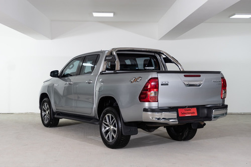 Imagen 6 de 15 de Toyota Hilux 4x4 Srx At