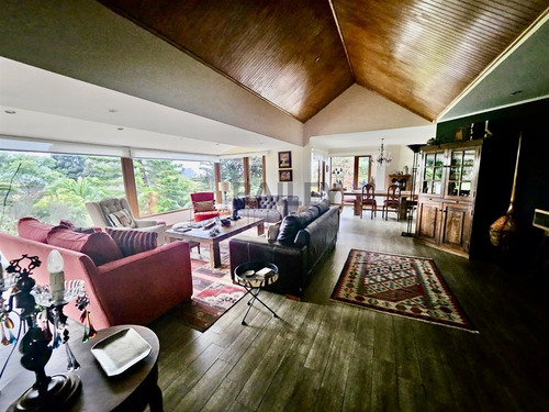 Casa En Venta De 6 Dorm. En Bosques De Montemar, Concón