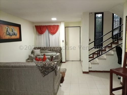 Imagen 6 de 28 de Hermoso Townhouse En Venta Urb Ciudad Jardín - Cagua 22-27064 Gjg 04243717762