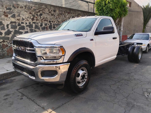 RAM 4000 5.7 Chasis Cabina Pl 4x2 Mt