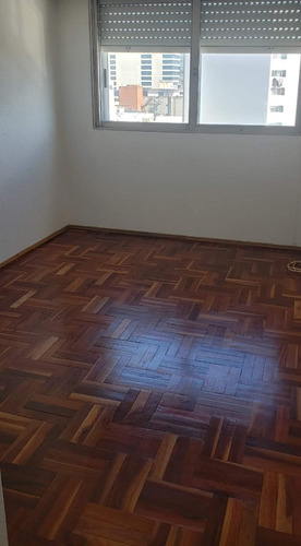 Imagen 4 de 9 de Lindo Apto Piso Alto Rivera Y Luis Alberto De Herrera Comoda Terraza 1 Dormitorio Con Pacard Actualizado Comoda Cocina Definida Con Buenos Placares. Lavadero Gc3700 Anda O Cgn
