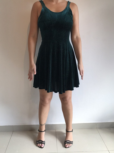 Vestido Corto Color Verde Oscuro Con Strass. T1