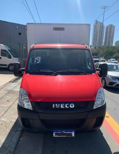 Imagem 2 de 12 de Iveco Daily 2019 Muito Nova
