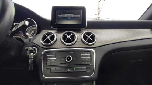 Imagem 12 de 15 de Mercedes-benz Gla 200 1.6 Cgi Style 16v Turbo 4p 2016