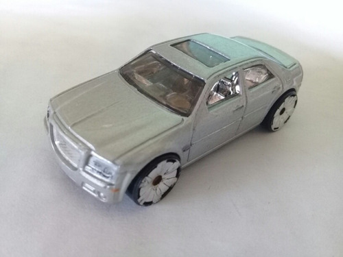 Hot Wheels Chrysler 300c Hemi Plata Quema Cocos 